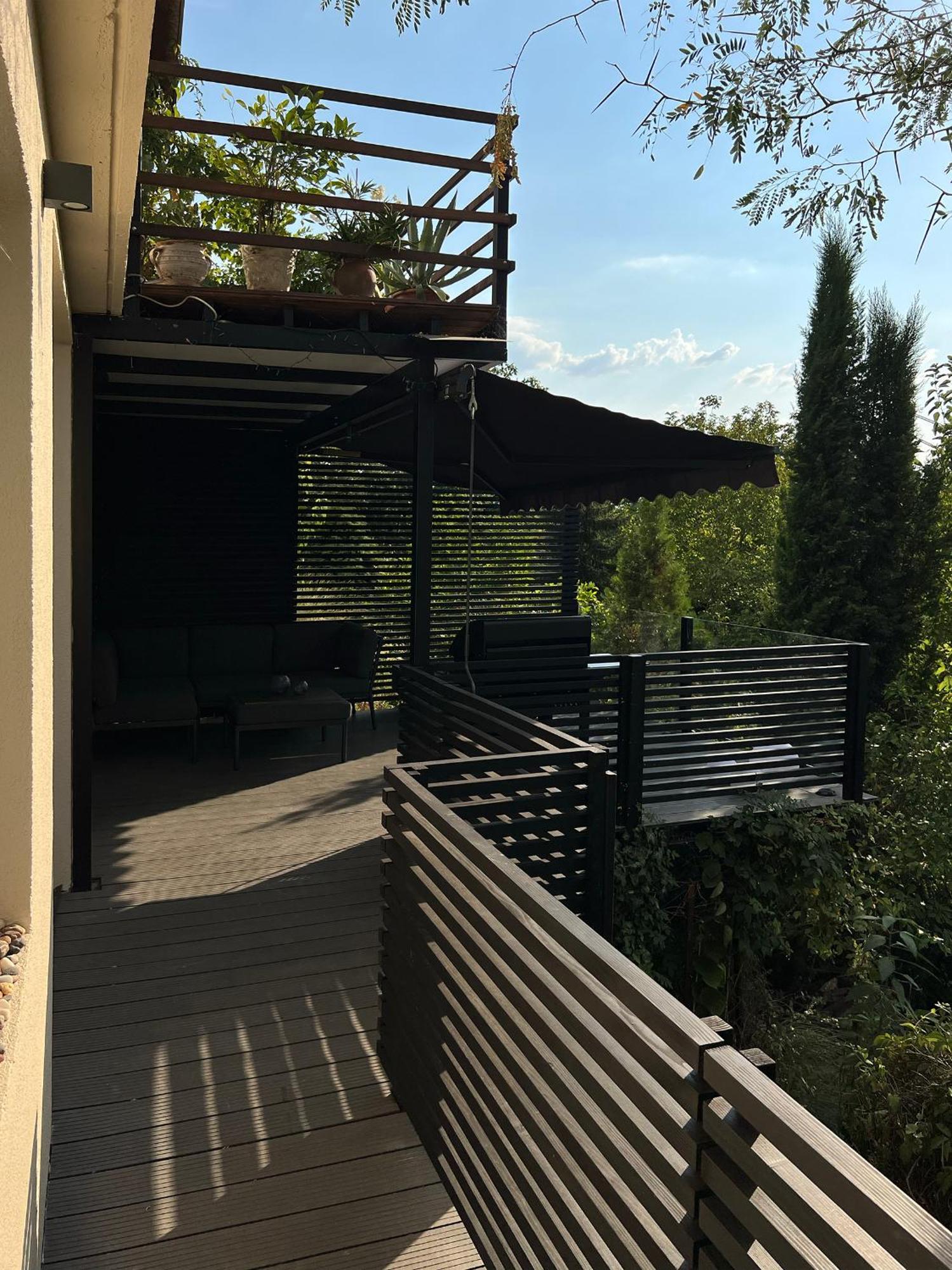 شقة Pergola House In A Green Oasis With Fantastic View بيتروفارادين المظهر الخارجي الصورة